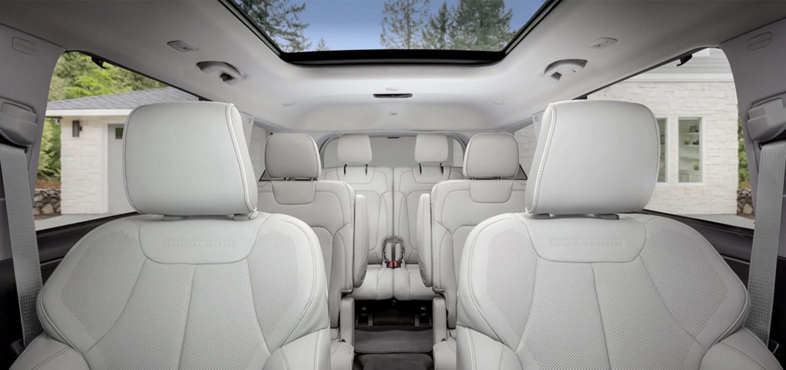 2023 Jeep Grand Cherokee Luxury Interior.png