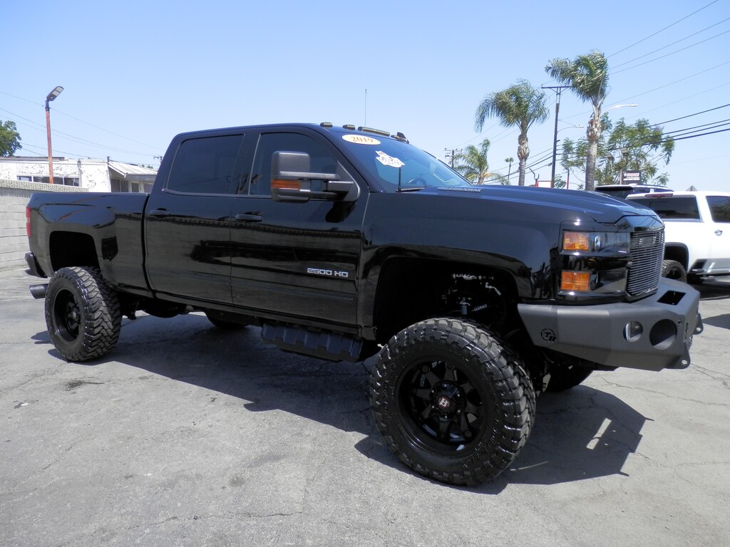 Used 2019 Chevrolet Silverado 2500HD LTZ 6.6 Turbo Diesel 4WD (Custom Lift) Truck Crew Cab
