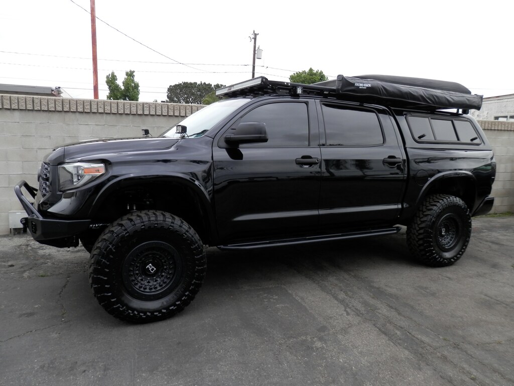 Used 2018 Toyota Tundra SR5 5.7L V8 (6 INCH BDS LIFT) (MUST SEE SHOW TRUCK Truck CrewMax