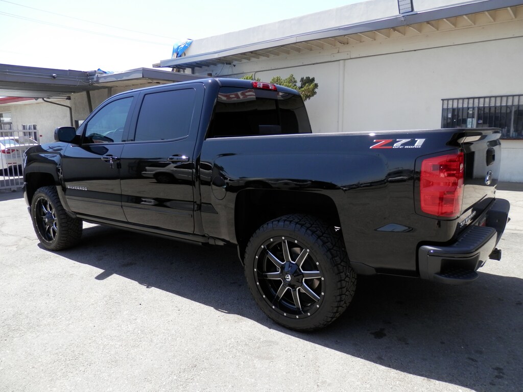 Used 2018 Chevrolet Silverado 1500 LT Z71 4WD (3 Inch Leveling Kit) (Original 10,593 Truck Crew Cab
