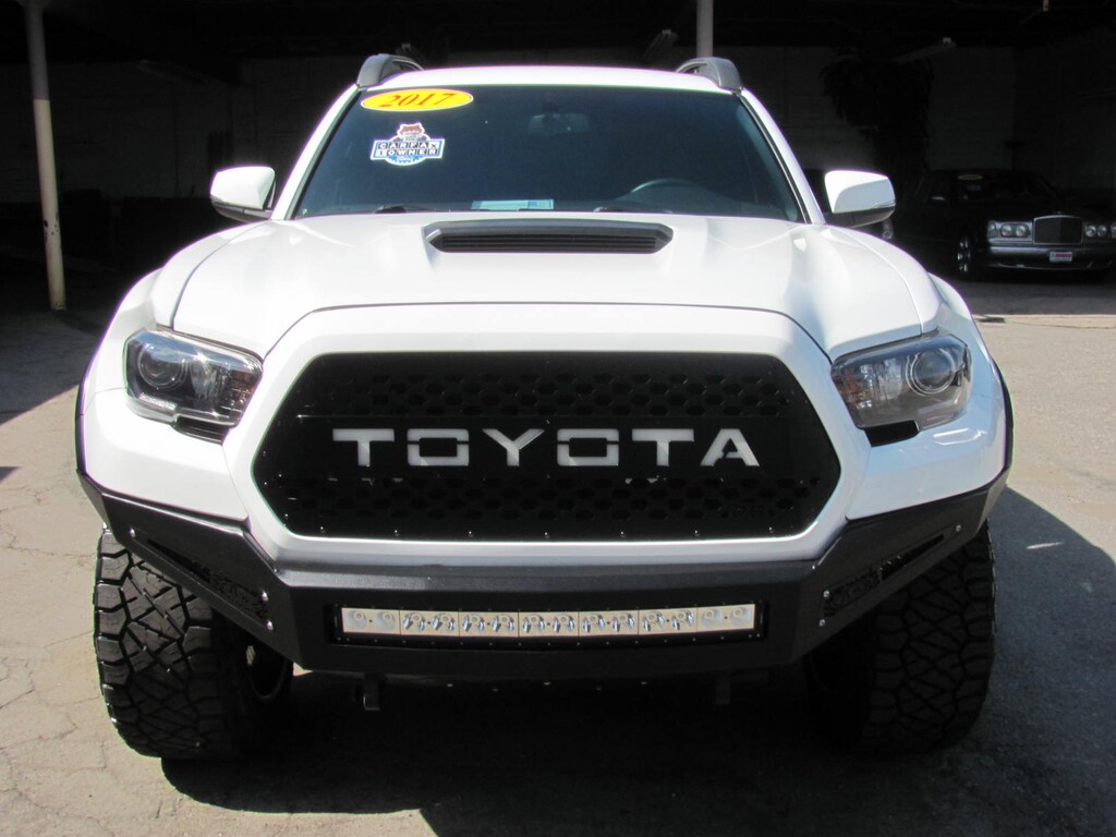 Used 2017 Toyota Tacoma TRD Sport V6 (Lifted) (Show Truck) Truck Double Cab