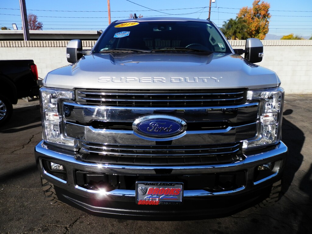 Used 2019 Ford F-250 Lariat 6.7 Turbo Diesel 4WD (Lifted) Truck Crew Cab