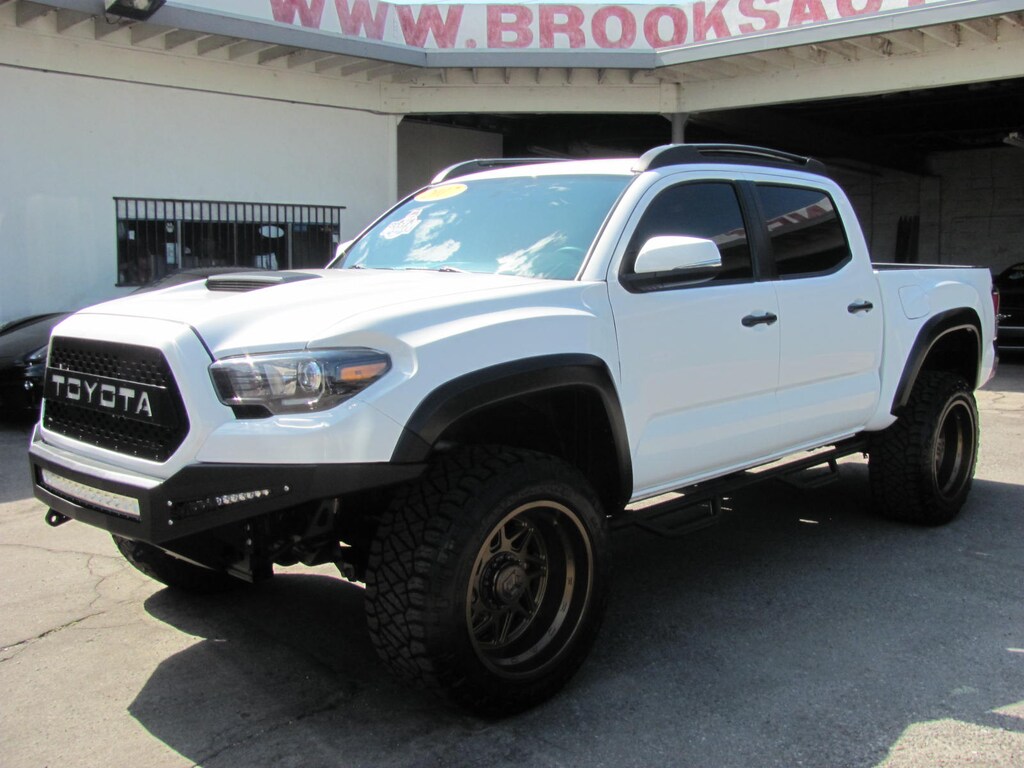 Used 2017 Toyota Tacoma TRD Sport V6 (Lifted) (Show Truck) Truck Double Cab