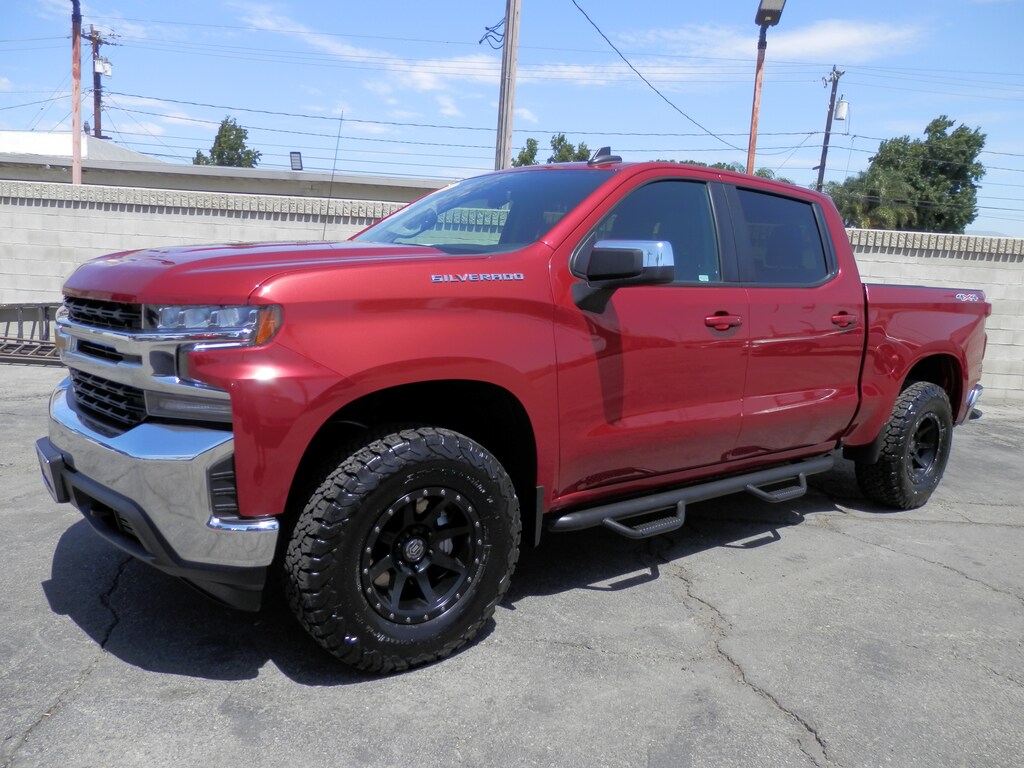 Used 2021 Chevrolet Silverado 1500 LT (4WD) (3 INCH LEVELING KIT) Truck Crew Cab