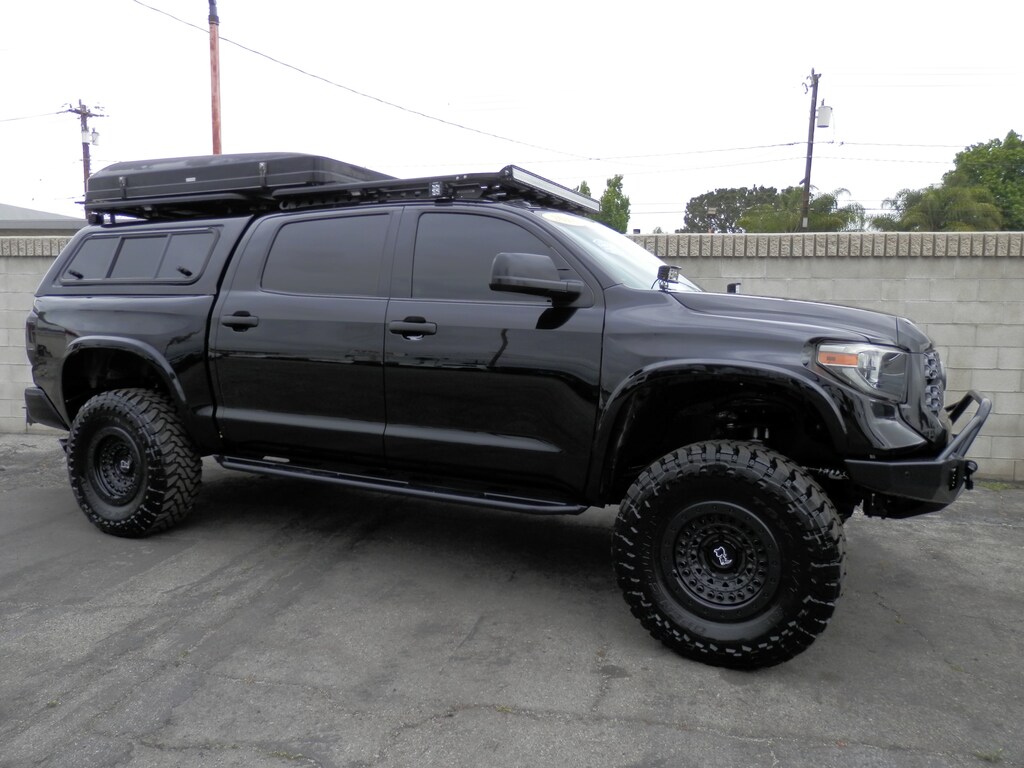 Used 2018 Toyota Tundra SR5 5.7L V8 (6 INCH BDS LIFT) (MUST SEE SHOW TRUCK Truck CrewMax