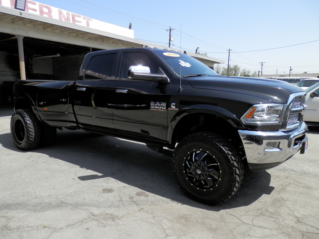 Used 2018 Ram 3500 Laramie 6.7 L Turbo Diesel Dually (4WD) (Custom Li Truck Crew Cab