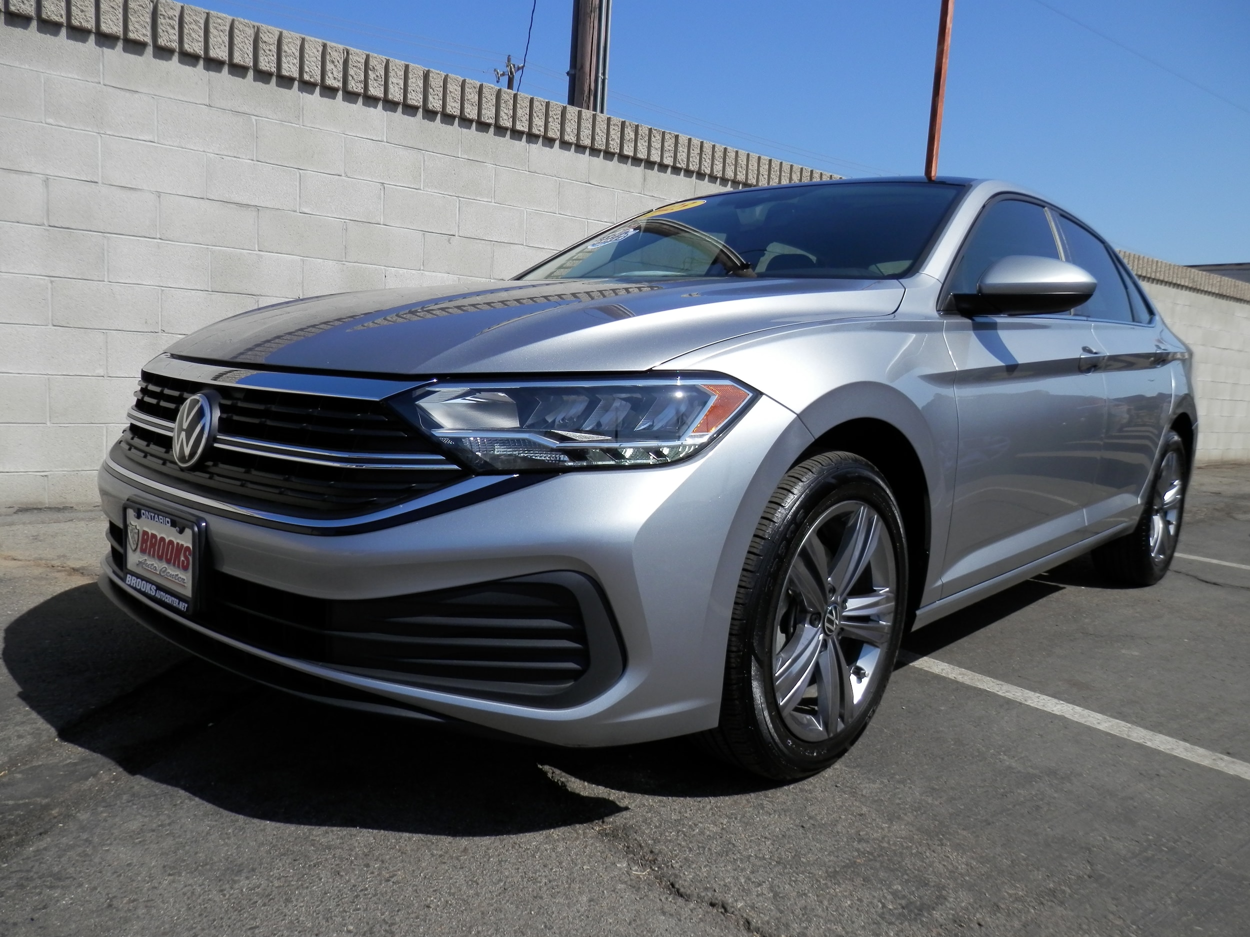 2023 Volkswagen Jetta SE's photo