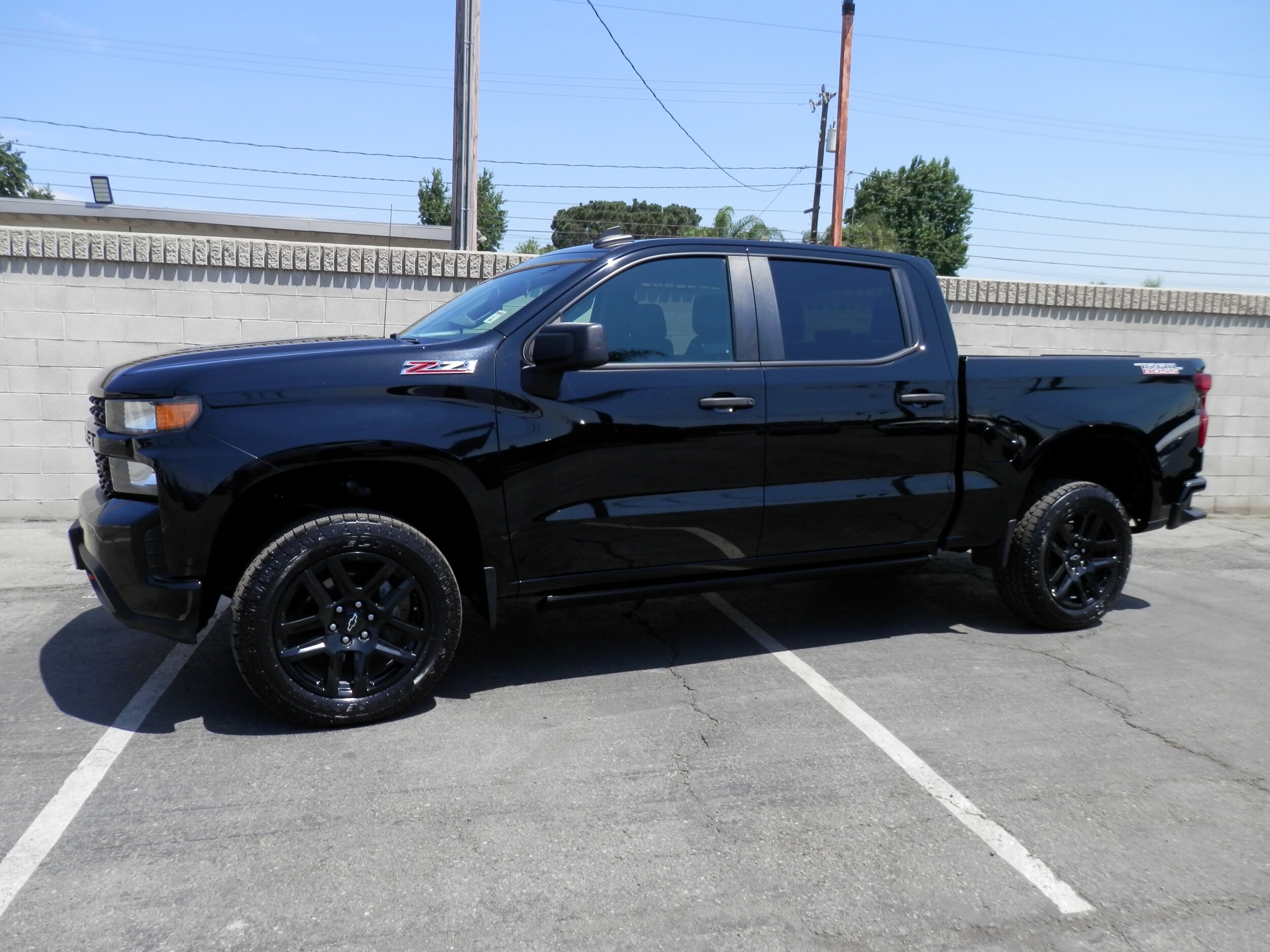 2021 Chevrolet Silverado 1500 Custom Trail Boss photo 2