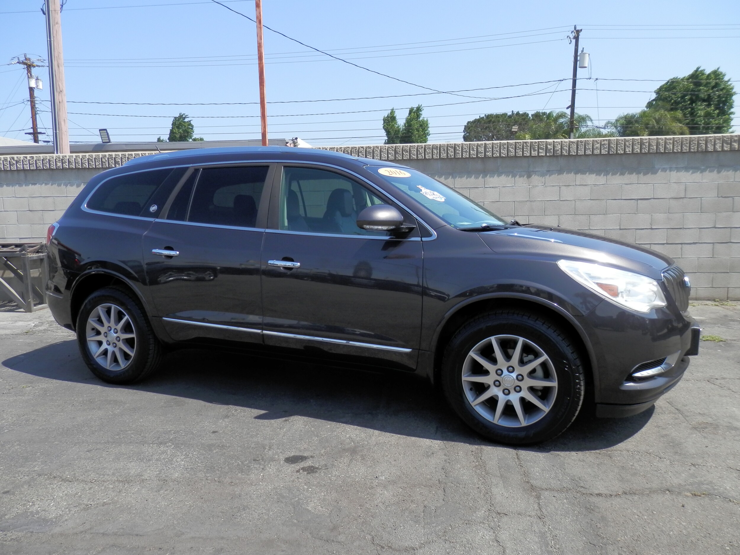2016 Buick Enclave Leather photo 2