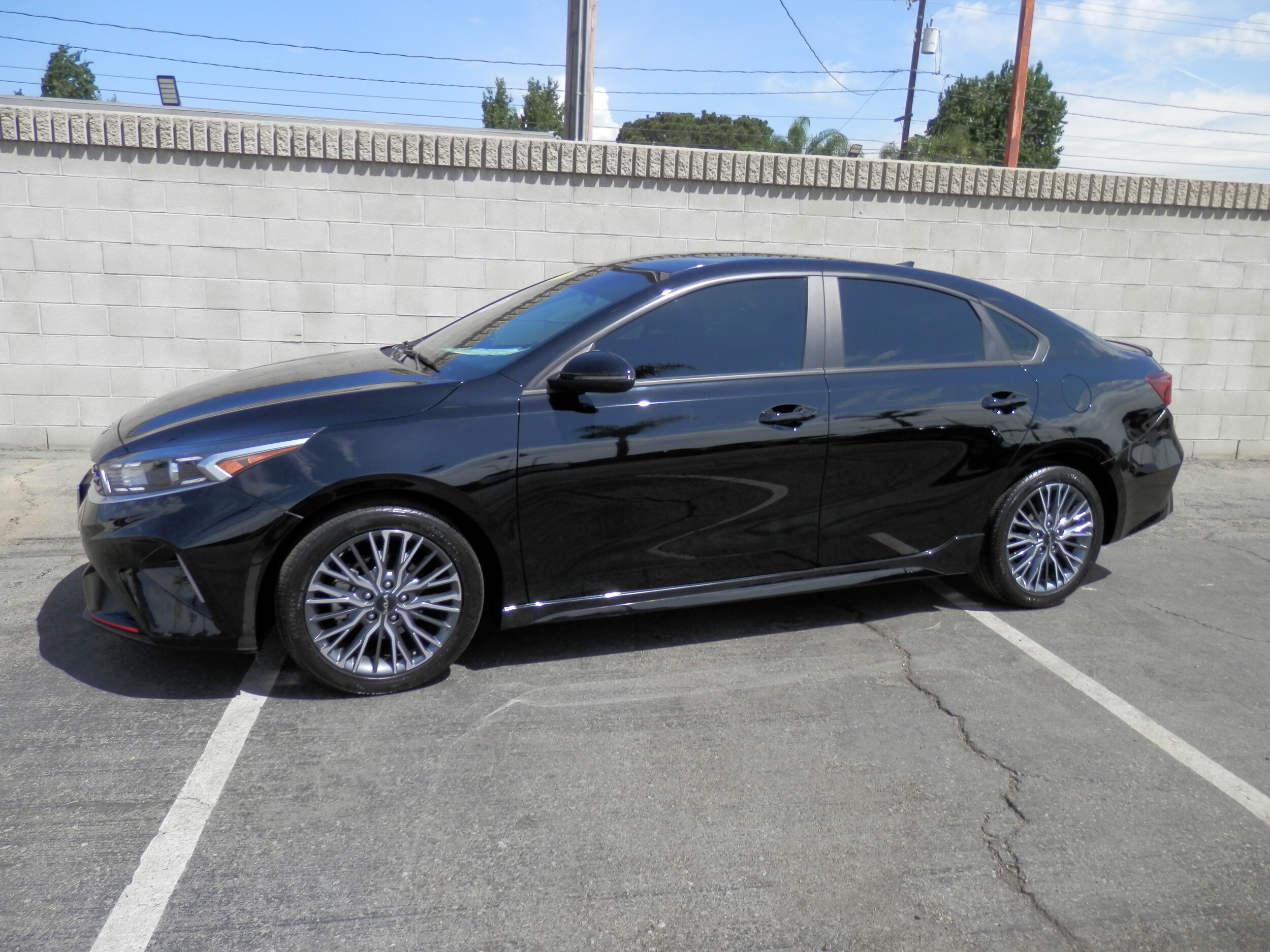 2023 Kia Forte GT-Line photo 2