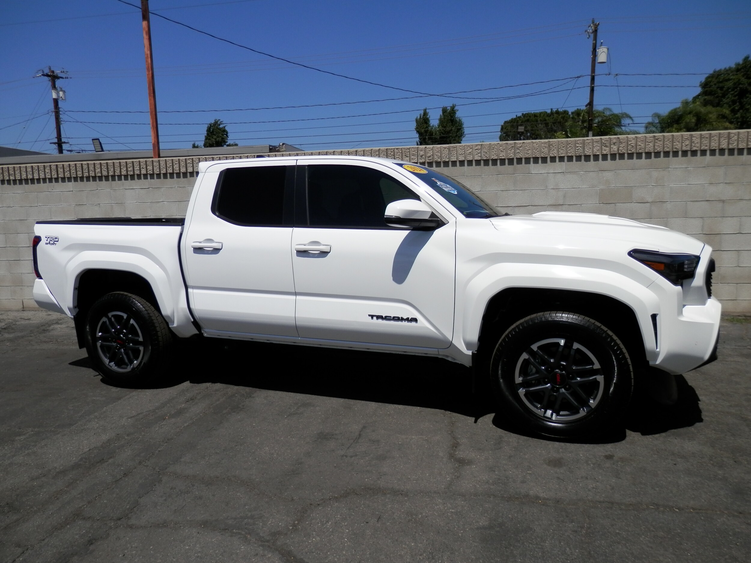 2024 Toyota Tacoma TRD 4x4 Sport photo 3