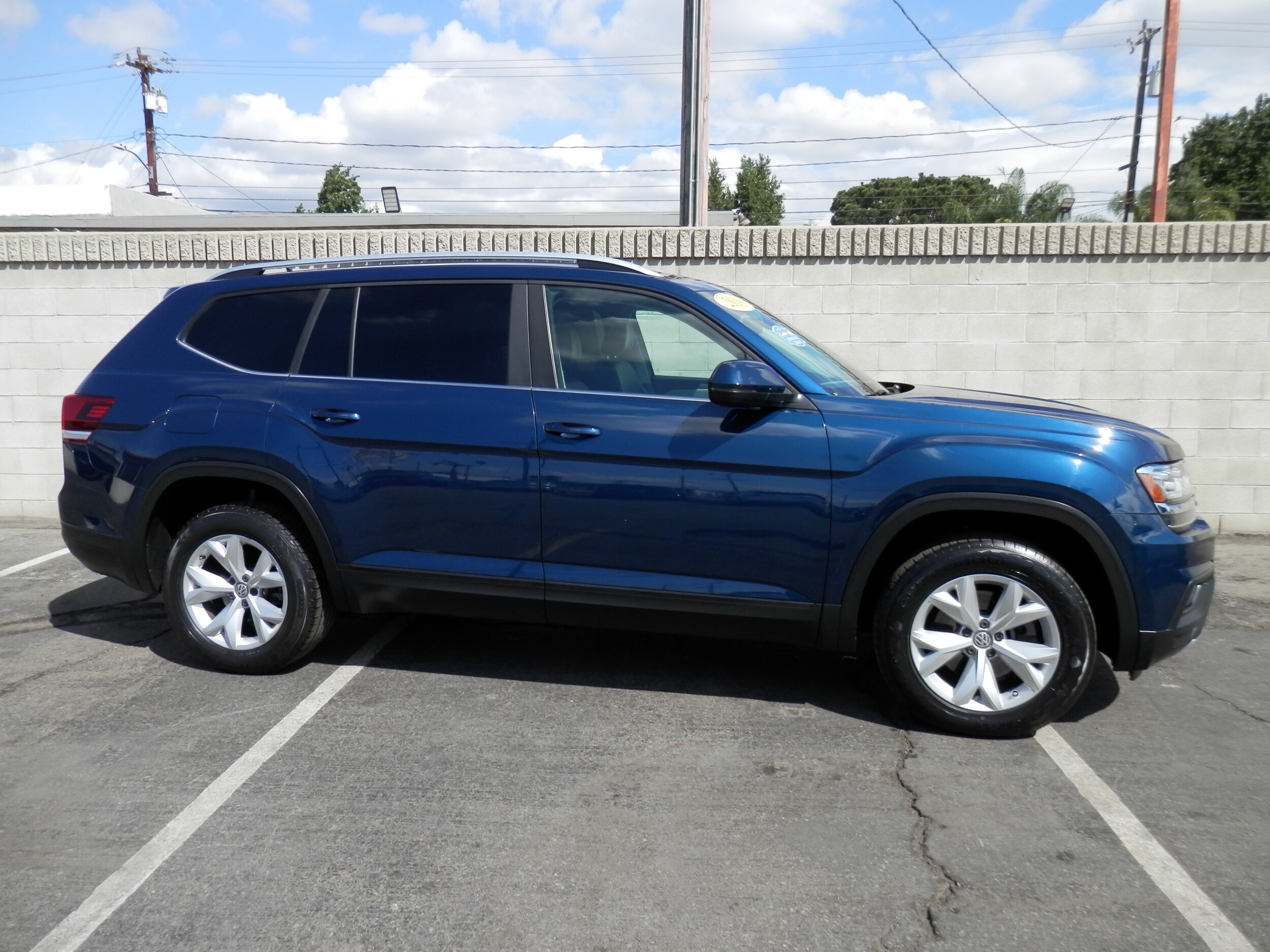 2018 Volkswagen Atlas V6 SE photo 2