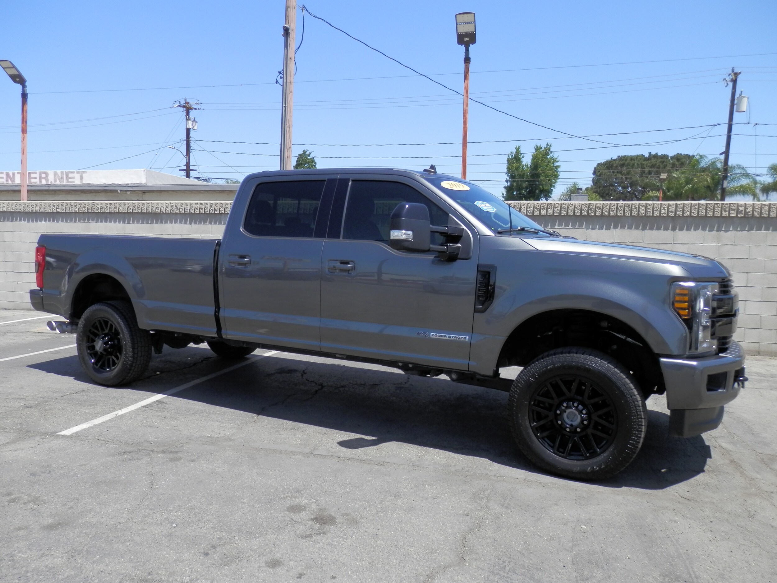 2019 Ford F-350 Lariat photo 3