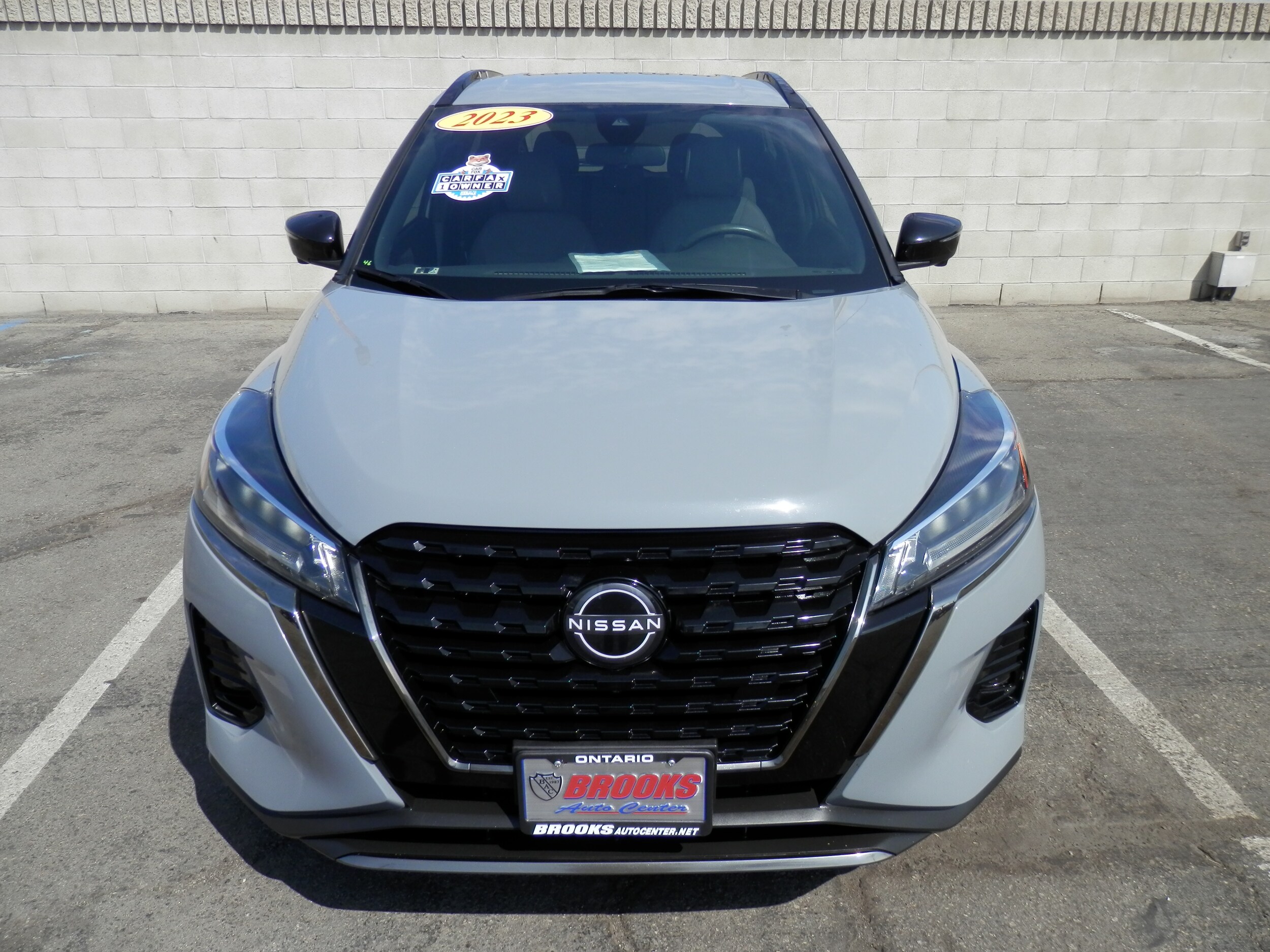 2023 Nissan Kicks SR photo 3