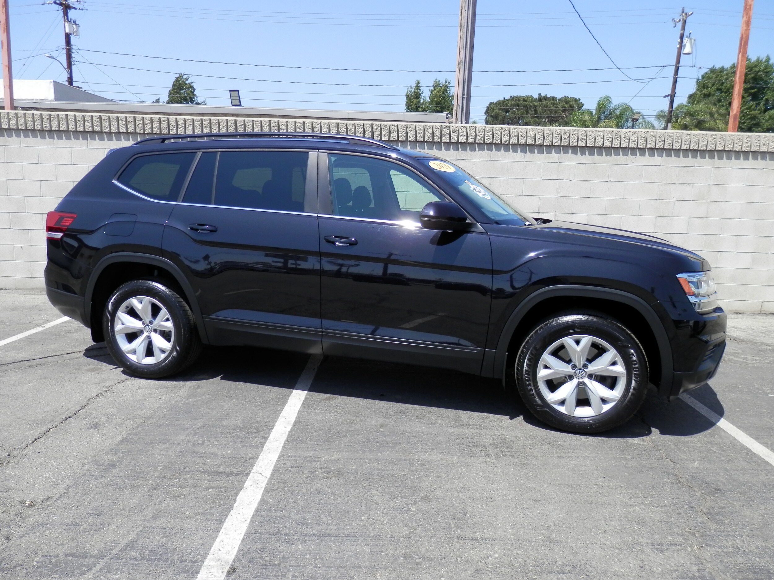 2020 Volkswagen Atlas S photo 3