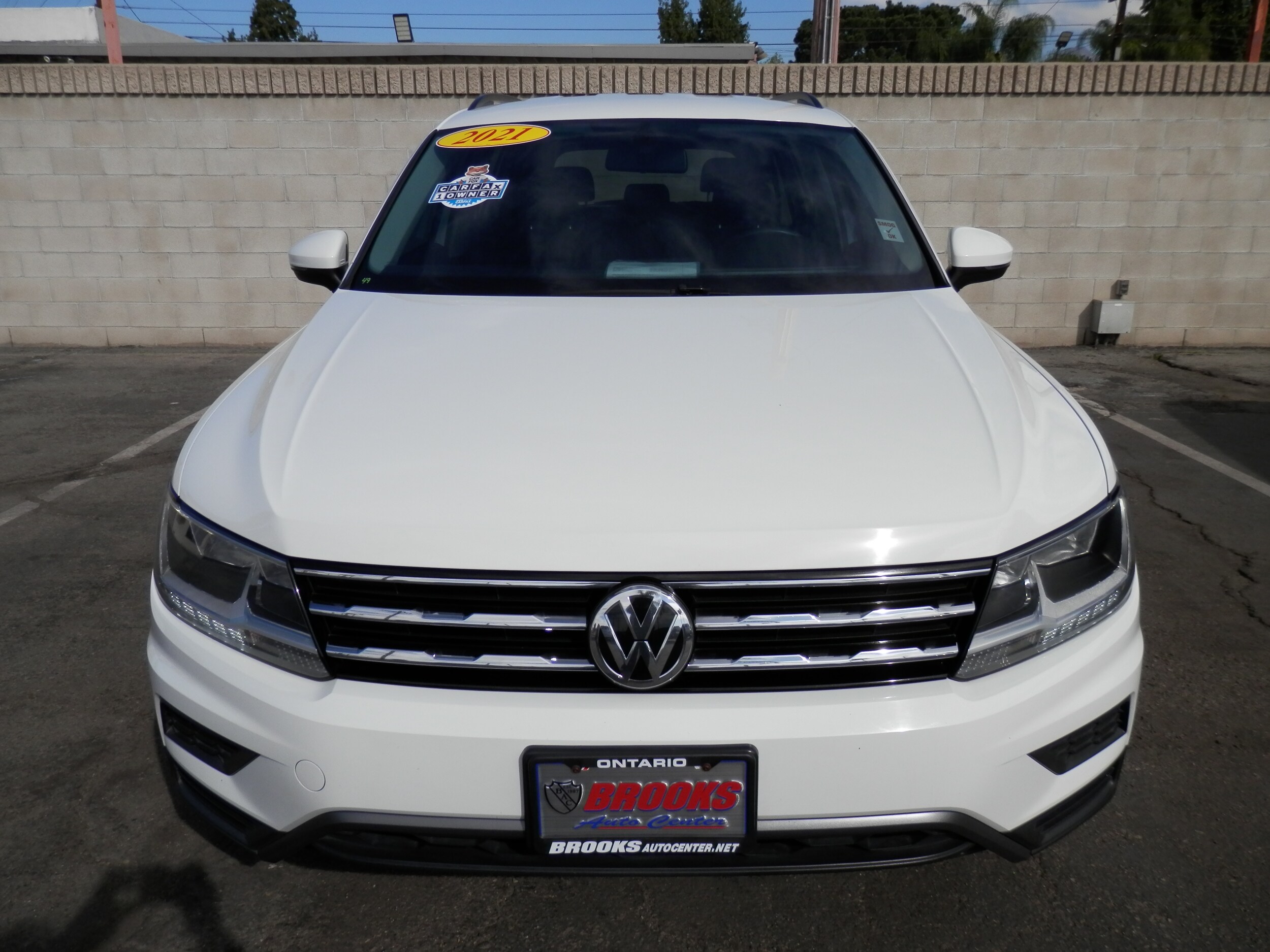 2021 Volkswagen Tiguan R-Line Black SEL photo 3