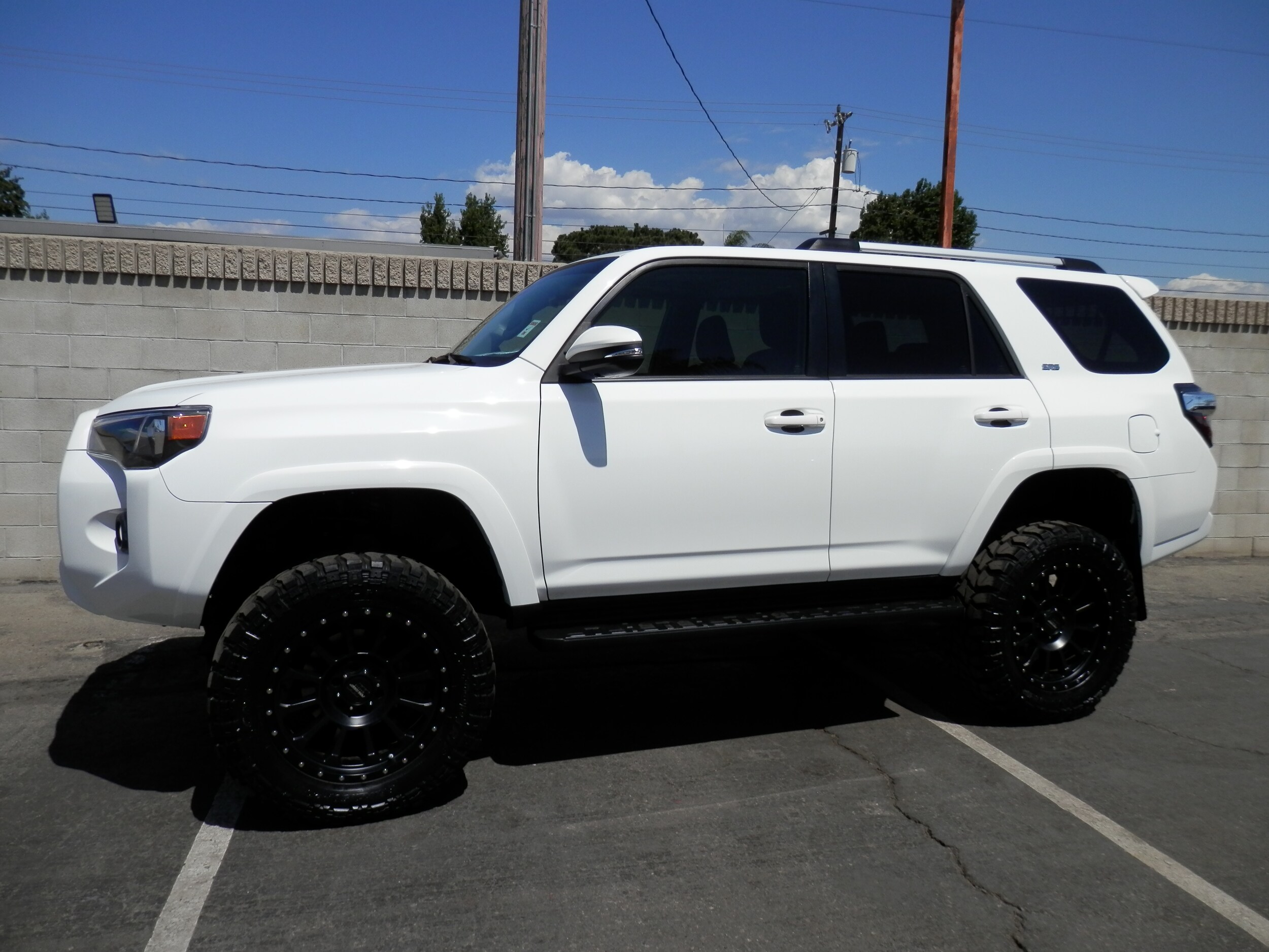 2021 Toyota 4Runner SR5 Premium 4WD photo 2