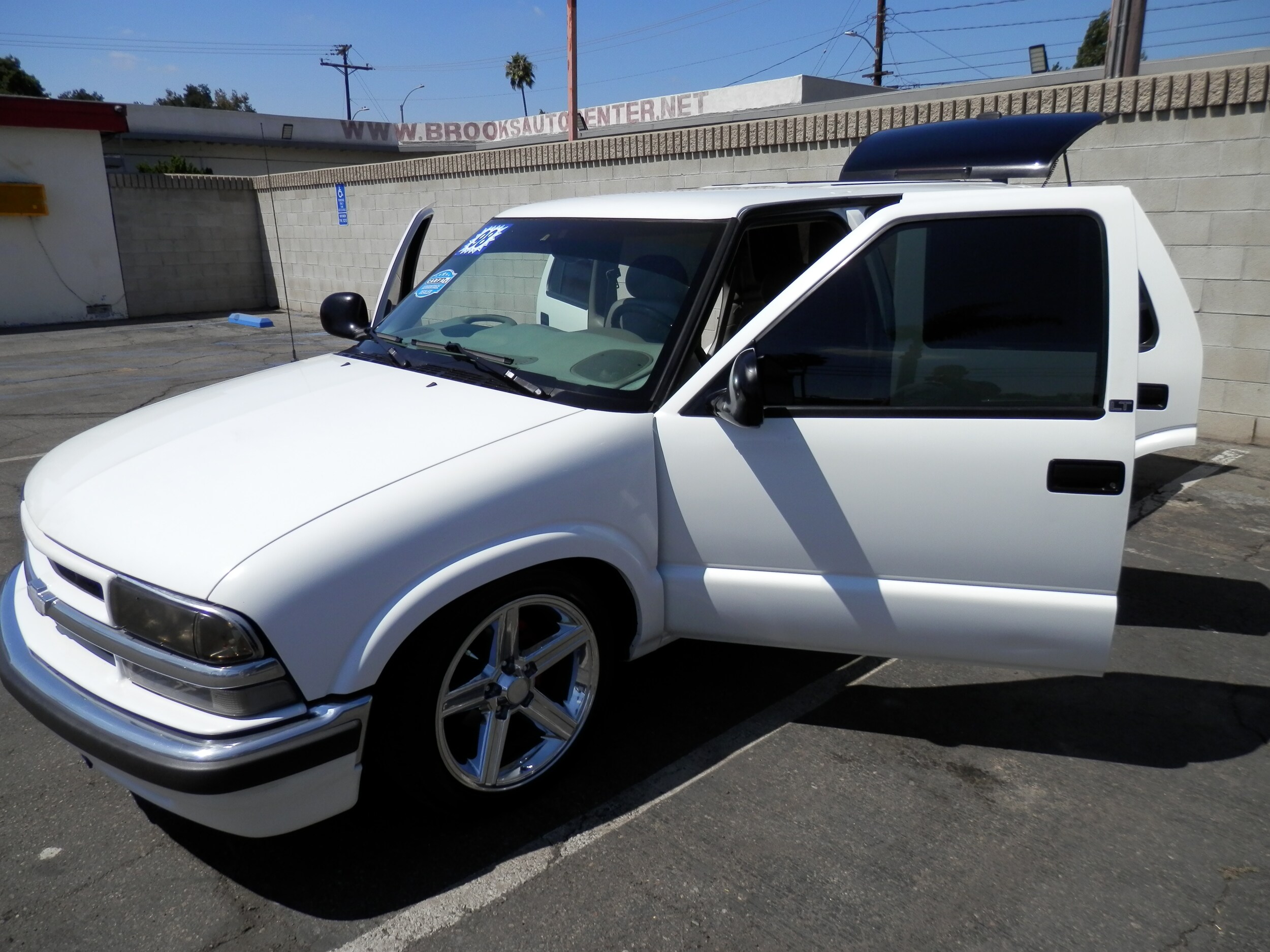 1998 Chevrolet Blazer photo 2