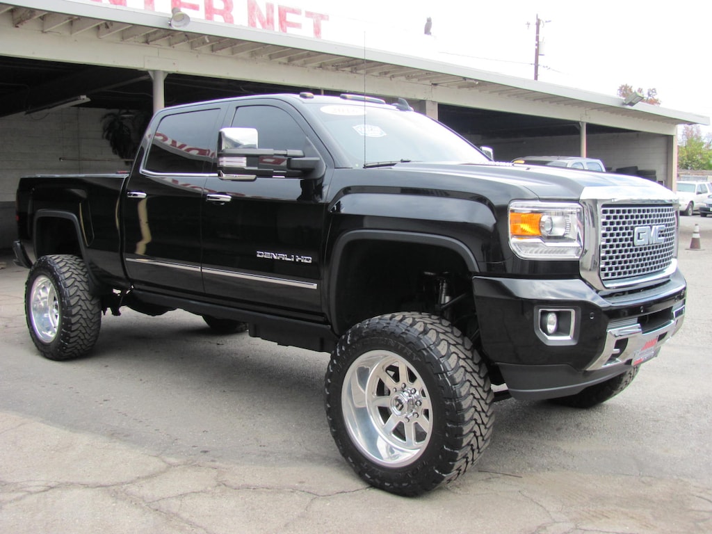 Used 2016 GMC Sierra 2500HD Denali 6.6 Turbo Diesel 4WD (Lifted) Truck Crew Cab