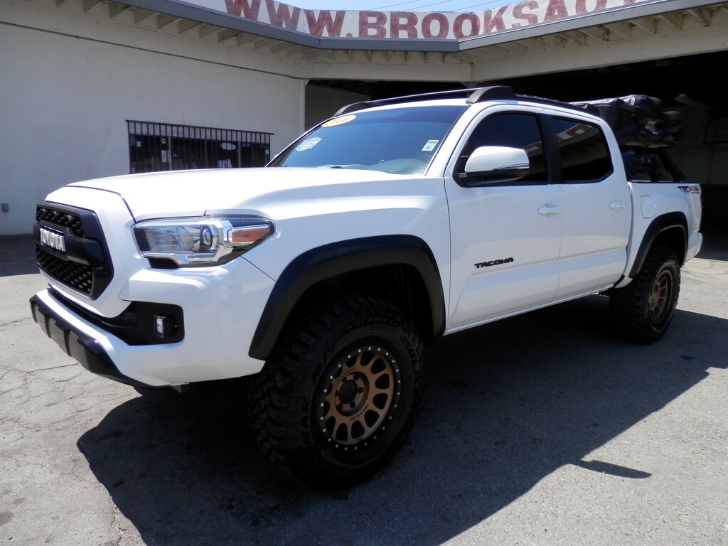 Used 2016 Toyota Tacoma TRD Off Road V6 4WD (Custom Lift) Truck Double Cab