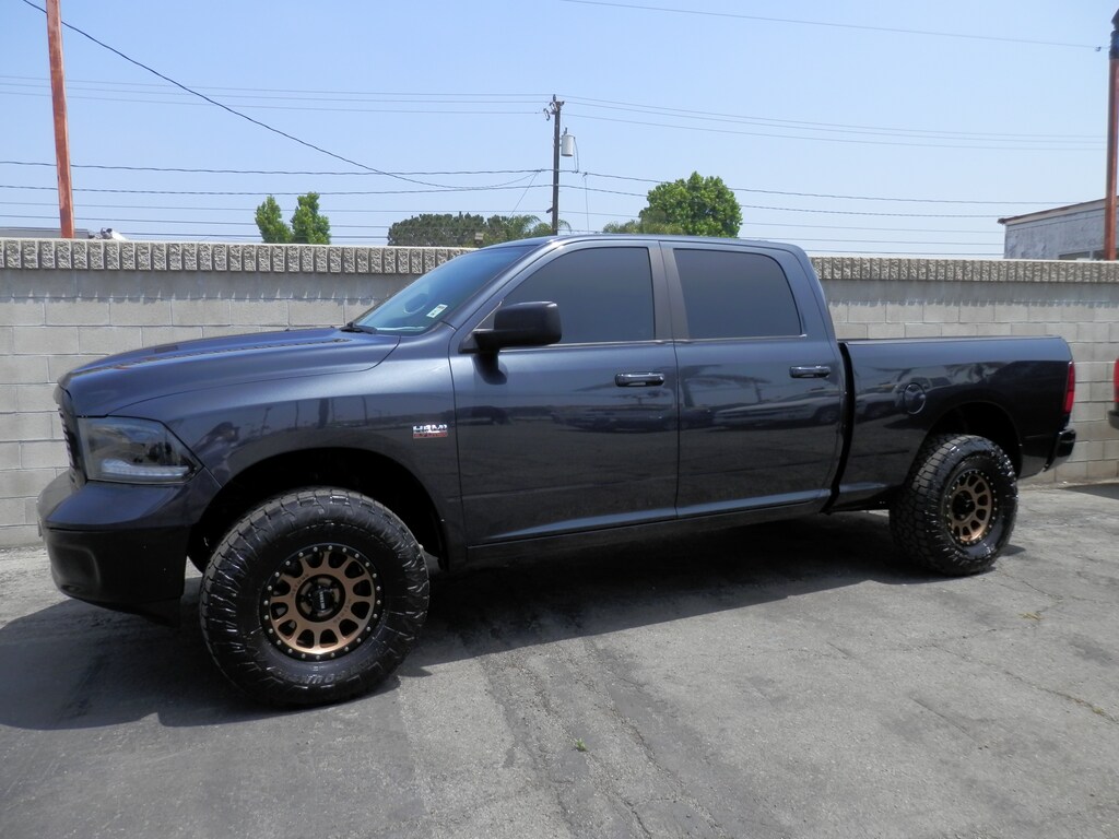 Used 2019 Ram 1500 Classic SLT (5.7 HEMI w/ 4 INCH ROUGH COUNTRY LIFT) Truck Crew Cab