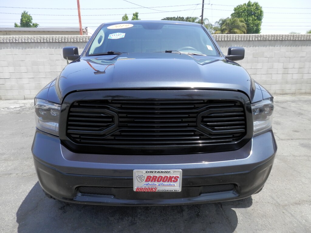 Used 2019 Ram 1500 Classic SLT (5.7 HEMI w/ 4 INCH ROUGH COUNTRY LIFT) Truck Crew Cab