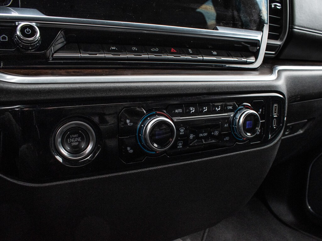 2024 GMC Sierra 1500 SLT - Photo 14