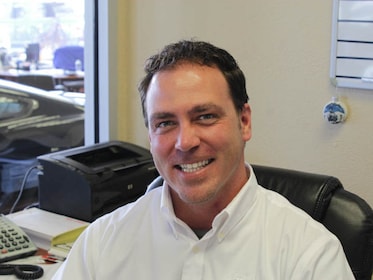 Staff member David Lutke from ID_706fd0a4bbae