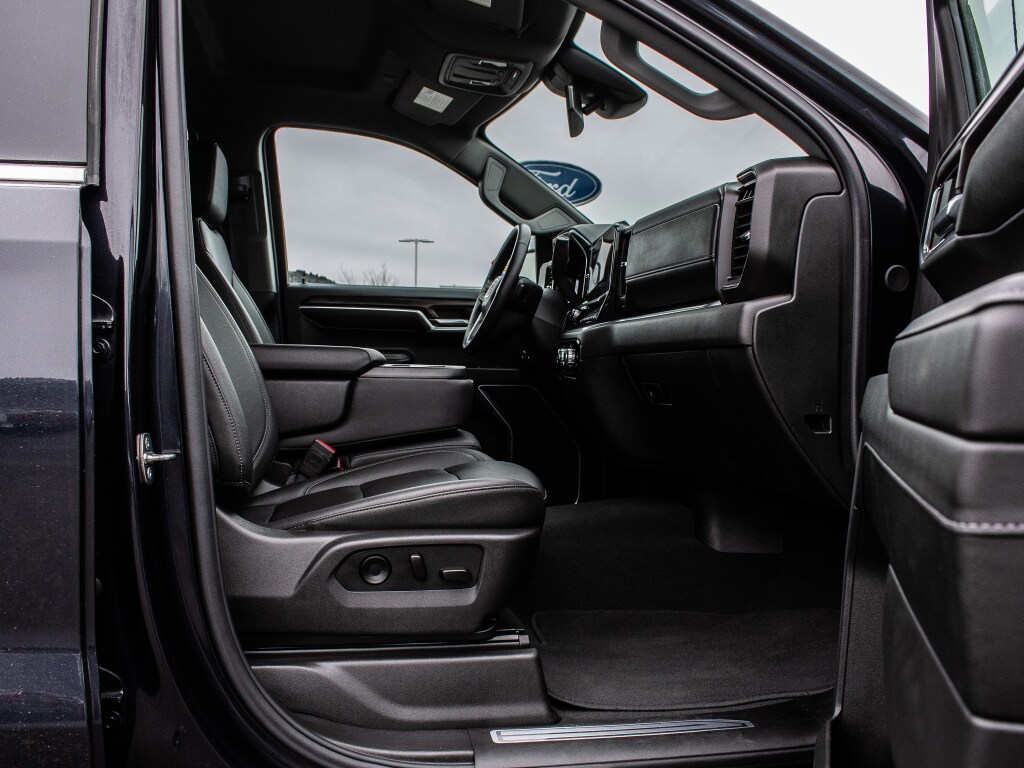 2024 GMC Sierra 1500 SLT - Photo 22