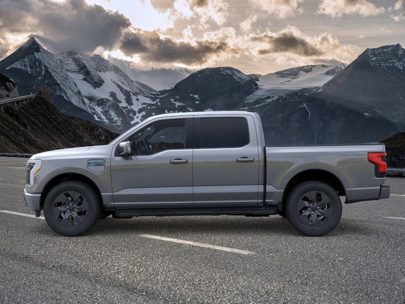 2025 Ford F-150 Lightning Lariat photo 3