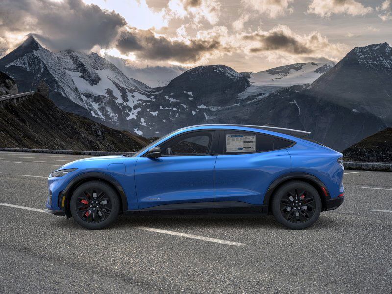 2025 Ford Mustang Mach-E Premium photo 3