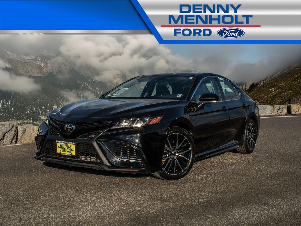 2022 Toyota Camry SE's photo