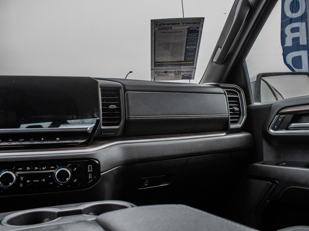 2024 GMC Sierra 1500 SLT - Photo 11