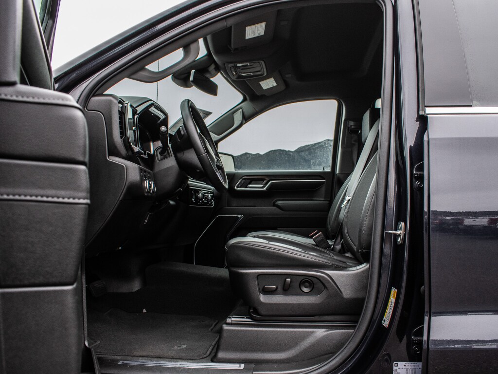 2024 GMC Sierra 1500 SLT - Photo 18