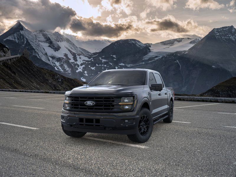 2025 Ford F-150 XLT photo 2