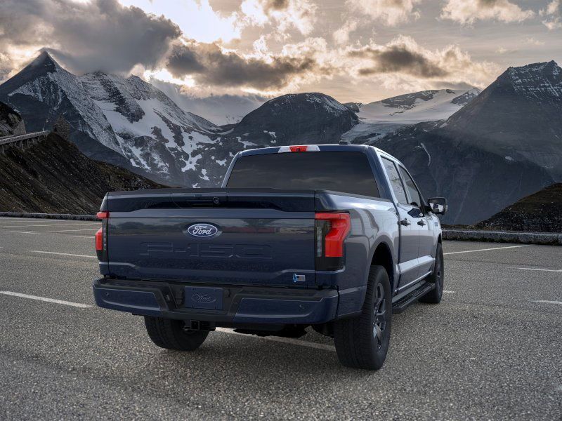 2025 Ford F-150 Lightning Flash - Photo 8