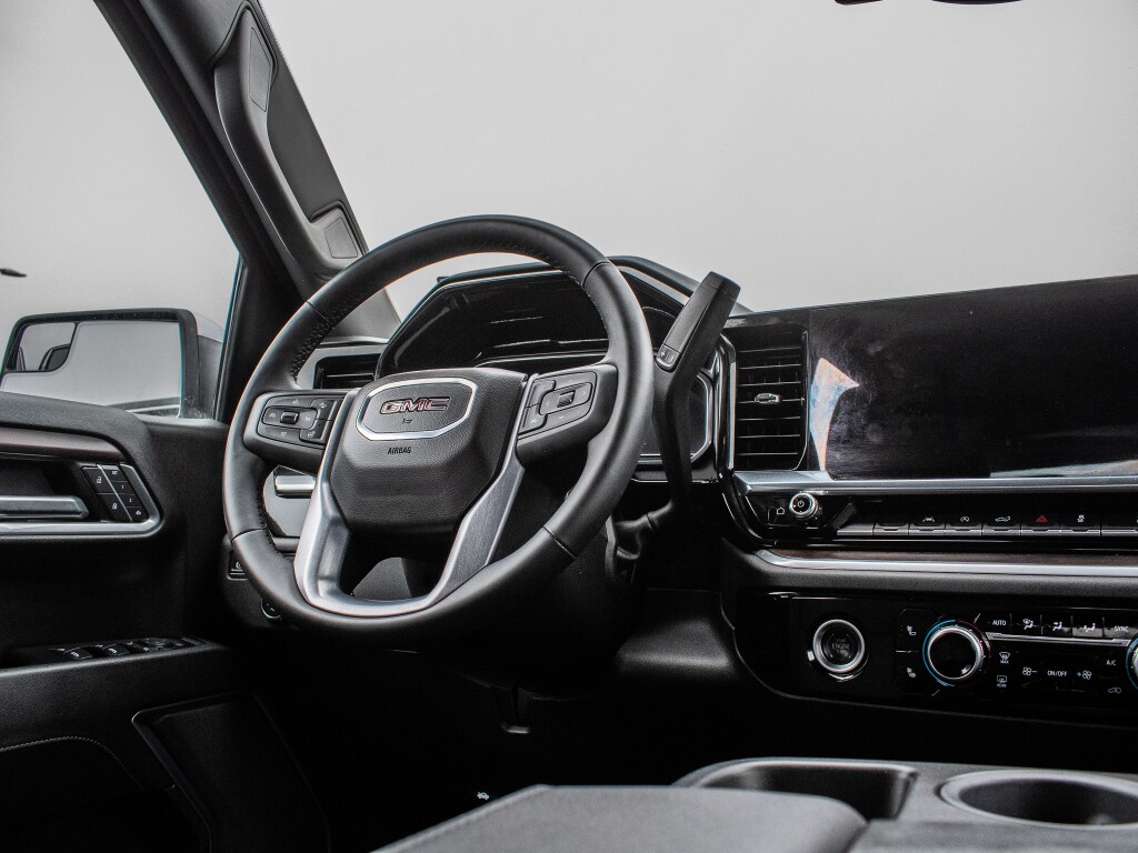 2024 GMC Sierra 1500 SLT - Photo 10