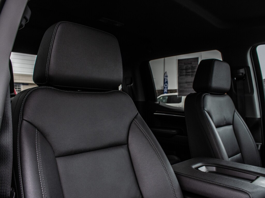 2024 GMC Sierra 1500 SLT - Photo 23