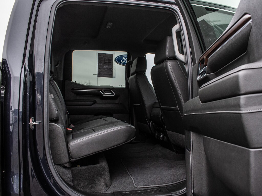 2024 GMC Sierra 1500 SLT - Photo 26