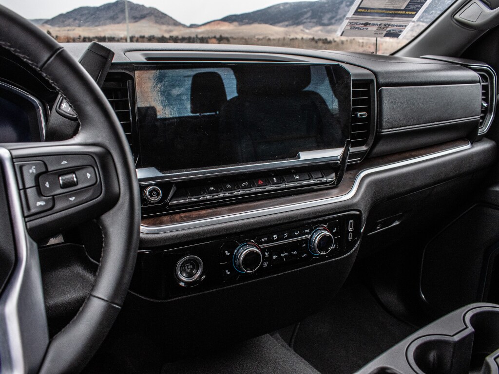 2024 GMC Sierra 1500 SLT - Photo 13