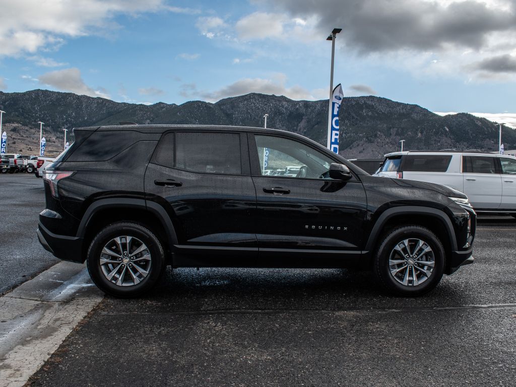 2025 Chevrolet Equinox LT photo 4