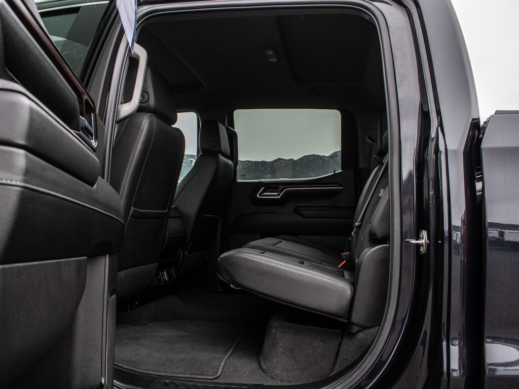 2024 GMC Sierra 1500 SLT - Photo 25