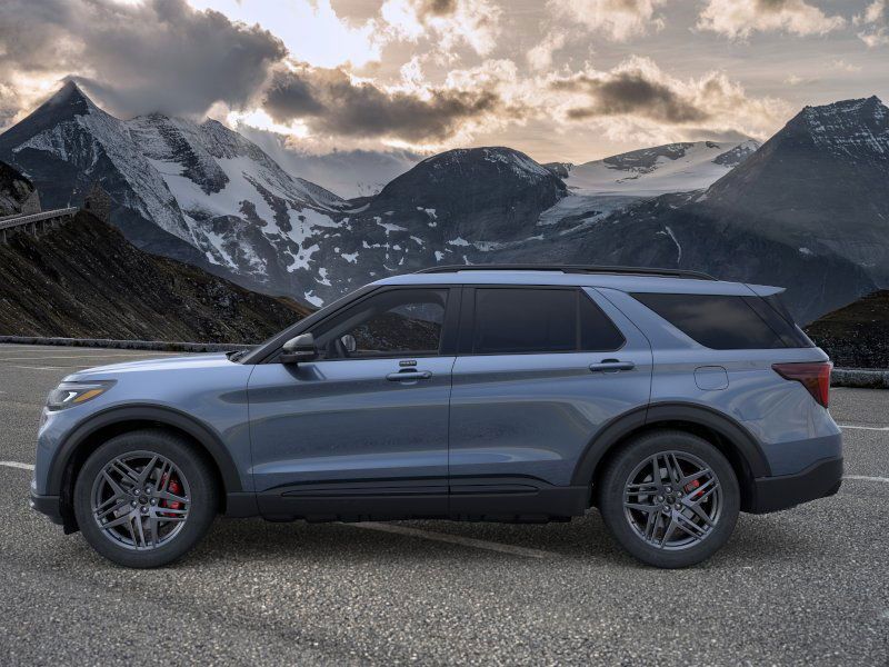 2026 Ford Explorer ST photo 3