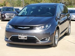 2019 Chrysler Pacifica Touring Plus Van Passenger Van