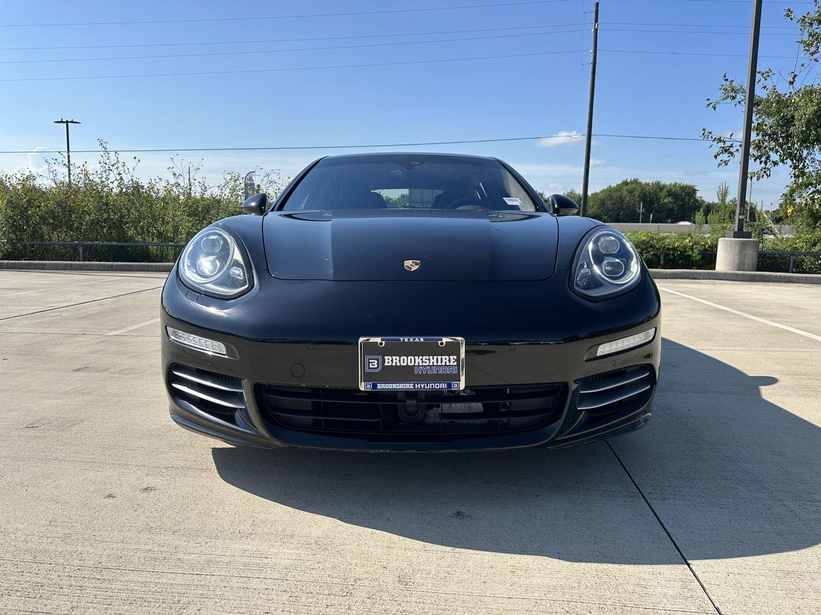 2015 Porsche Panamera 4S Executive photo 2