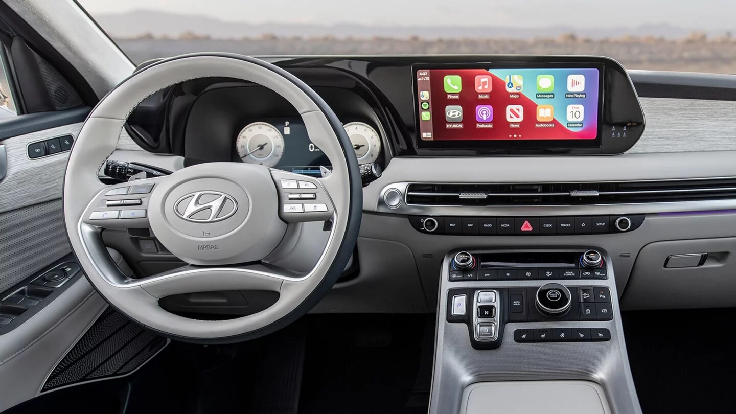 Touchscreen inside the 2025 Hyundai Palisade Near Richmond