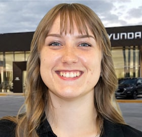 Staff member Shawna McDaniel from ID_36f530585396