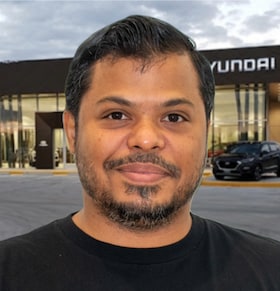 Staff member Angel Ortiz from ID_36f530585396