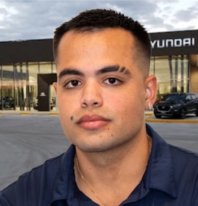 Staff member Adrian Acosta from ID_30b22bba7ebd
