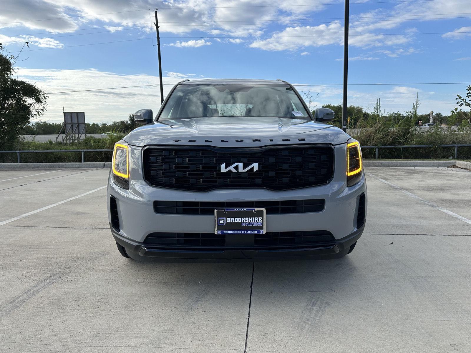 2022 Kia Telluride EX photo 2